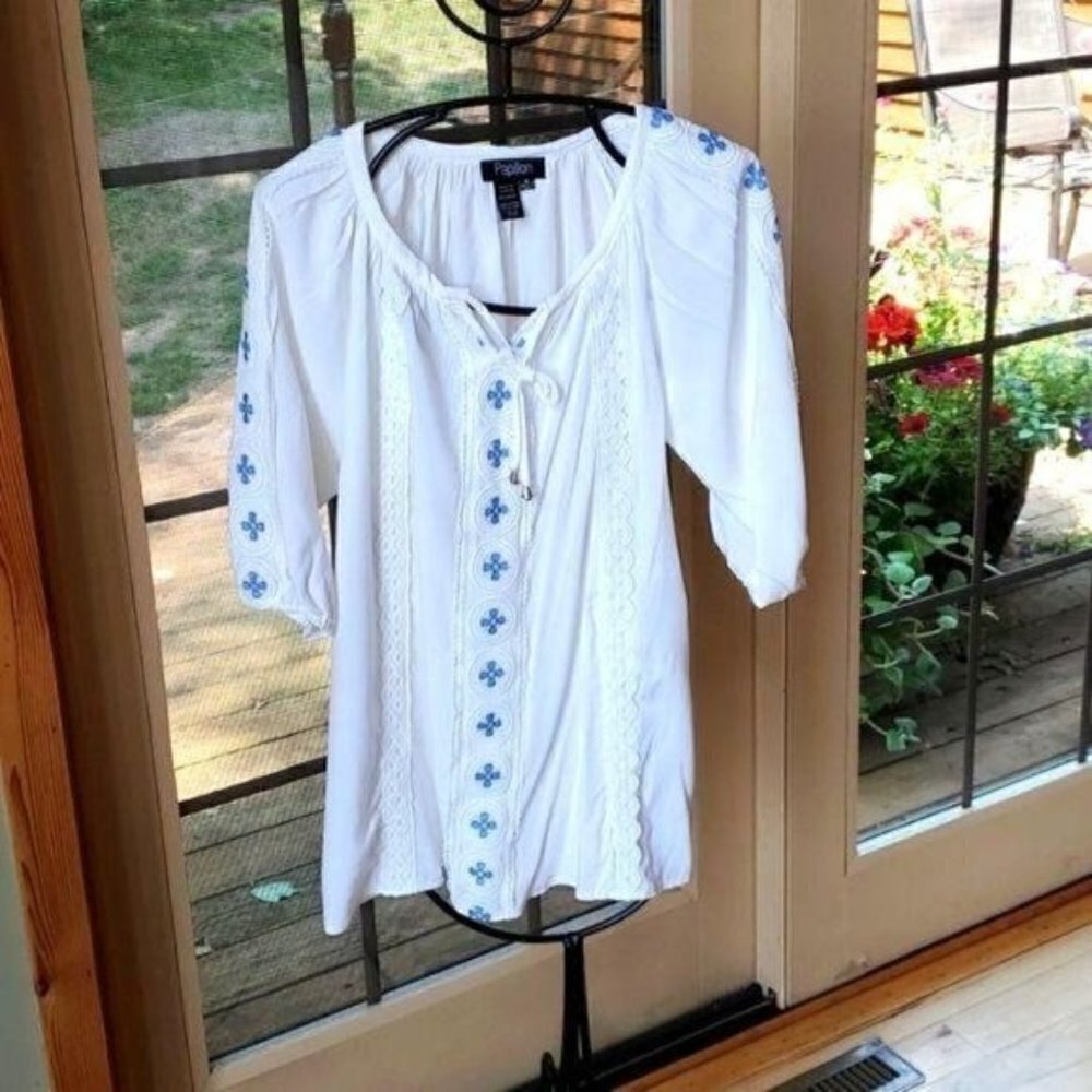 Papillon Embellished Lace White Blue‎ Embroider & Decorative Cinched Sz L Blouse
